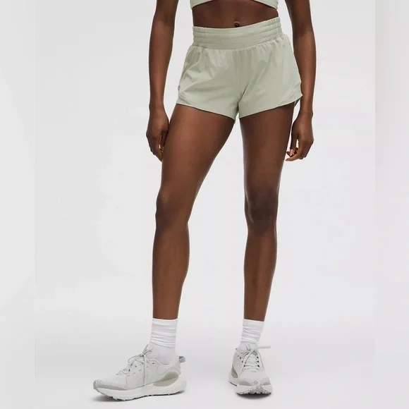 Lululemon Hotty Hot High-Rise Short 2.5" - Fog Green, Size 6 - Picture 1 of 10